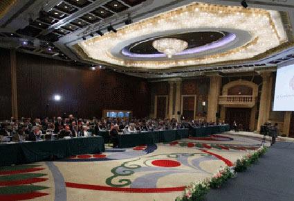 إطلاق مؤتمر بيروت 2013 تحت عنوان اقتصاد في خدمة الإنسان 